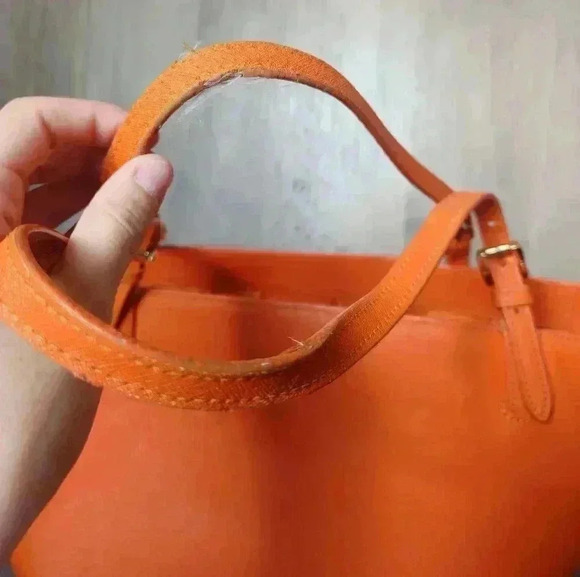 Tory Burch York Buckle Tote Bag in Orange - Picture 4 of 16